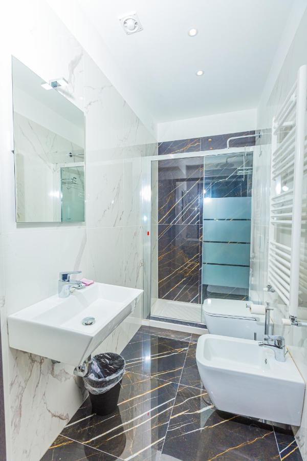 Hotel Repubblica Милано Екстериор снимка
